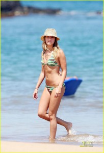 143083_ashley-tisdale-hawaii-haven-06.jpg